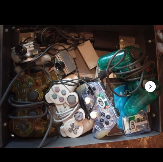 Lote mandos PS2 - 10€ cada uno 