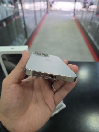 iPhone 16 Pro 256GB Titanio naturale
