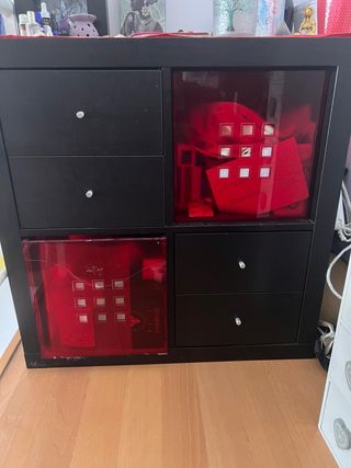 Mueble Cajonera Negro y Rojo