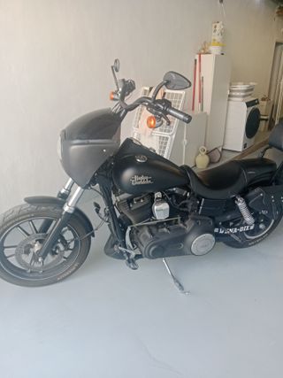 Harley Davidson Dyna Street Bob edición especial