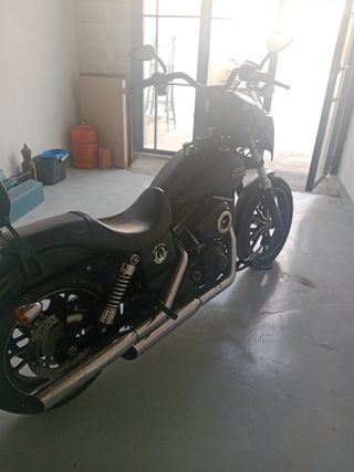 Harley Davidson Dyna Street Bob edición especial