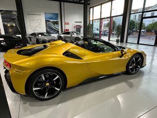 Ferrari SF90 2021
