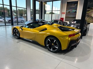 Ferrari SF90 2021