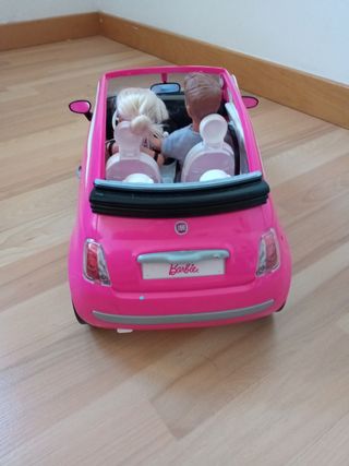 Auto Fiat 500 Barbie rosa (bambole non incluse)
