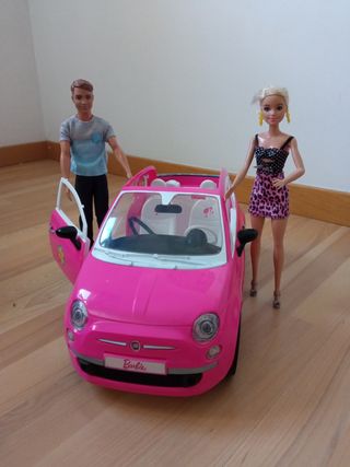 Auto Fiat 500 Barbie rosa (bambole non incluse)
