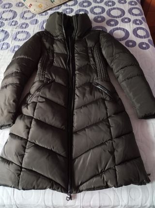 Plumas verde talla M con cinturón y cuello