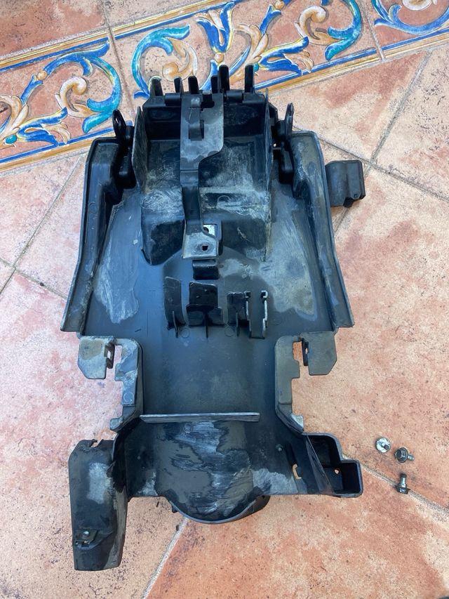 Caja Batería Bajo Asiento Scoopy SH 50 100