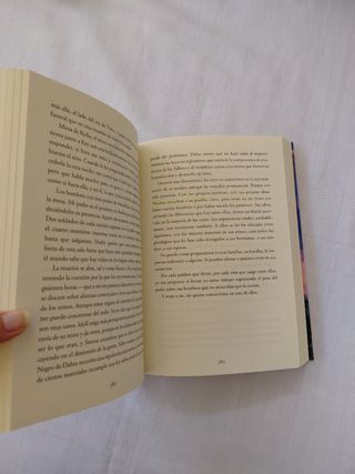 Jaulas de seda (Literatura Mágica) (Spanish Edi...