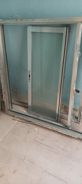 Ventana corredera de aluminio con cristal