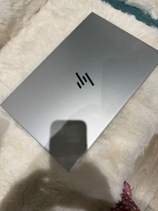 HP Envy 17-ch0000ns Plata