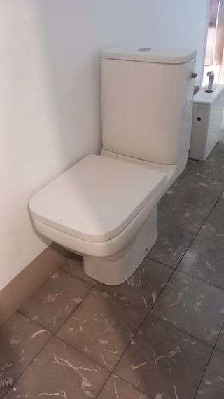 Inodoro moderno completo