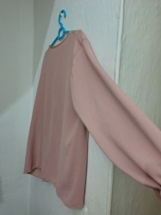Blusa rosa con encaje