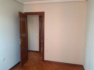 Piso en alquiler en Huerta del Rey en Valladolid