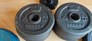 Discos de Pesas Decathlon y Mancuerna Matt