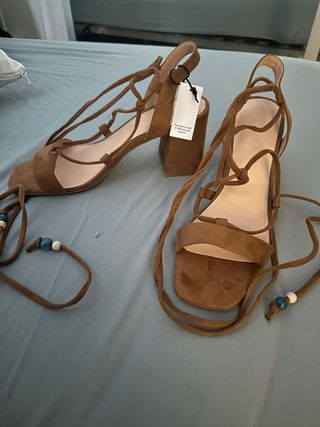 Sandalias estilo griego marrones
