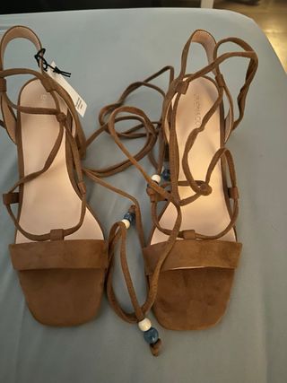 Sandalias estilo griego marrones