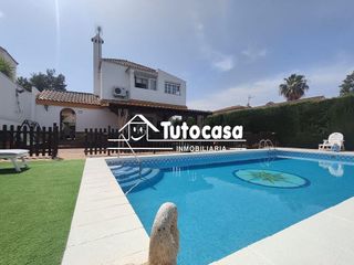 Chalet en venta en Montequinto en Dos Hermanas