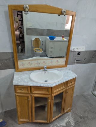Mueble lavabo y espejo madera