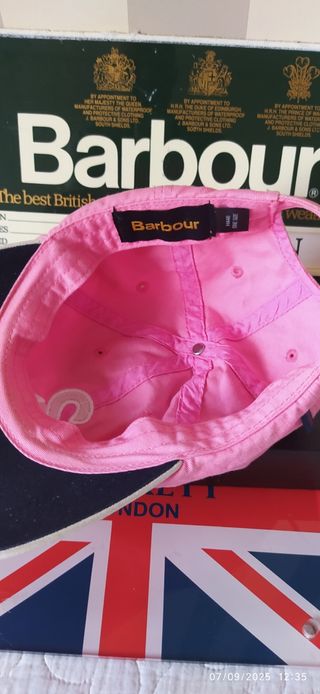 Gorra Barbour rosa con número 2