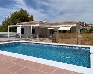 Chalet en venta en Albatera