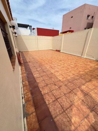 Casa adosada en venta en La Línea de la Concepción ciudad en Línea de la Concepción (La)