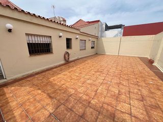 Casa adosada en venta en La Línea de la Concepción ciudad en Línea de la Concepción (La)