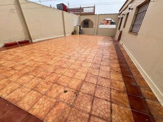 Casa adosada en venta en La Línea de la Concepción ciudad en Línea de la Concepción (La)