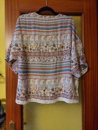 Chaqueta kimono Stradivarius estampada