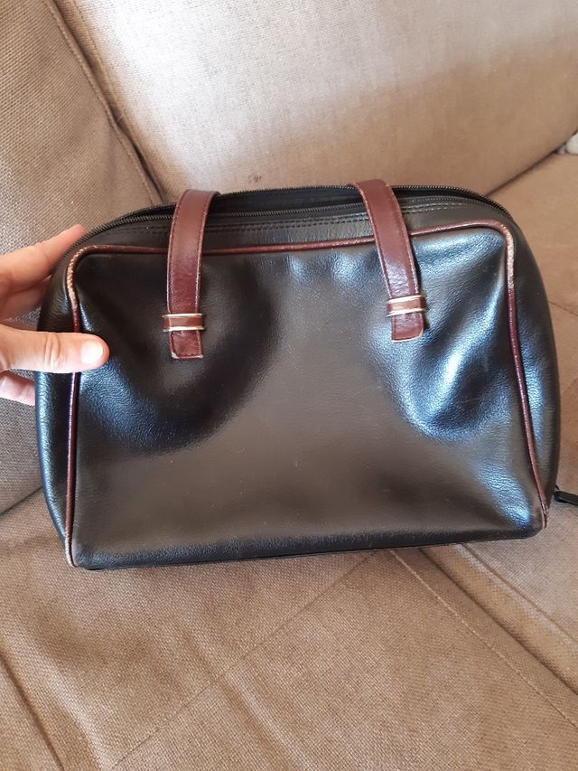 Bolso de mano negro y marrón