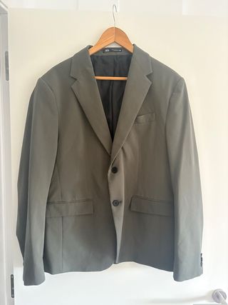 Traje Zara Verde