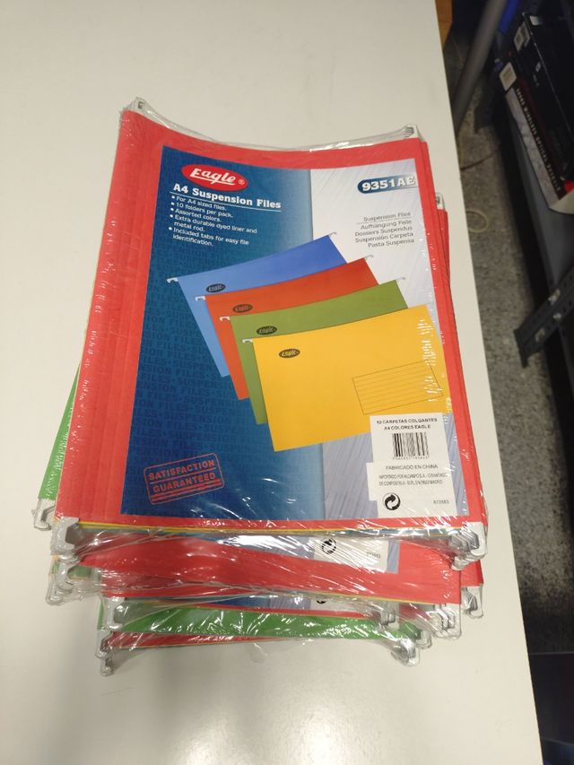 120 Carpetas Colgantes Clasificadoras sin estrenar