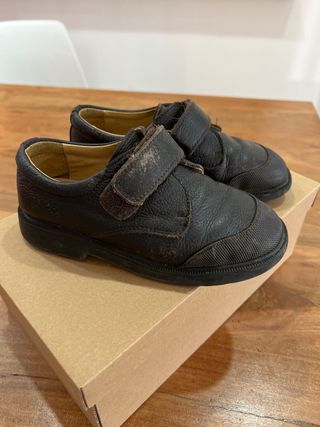 Zapatos Escolares Negros talla 31