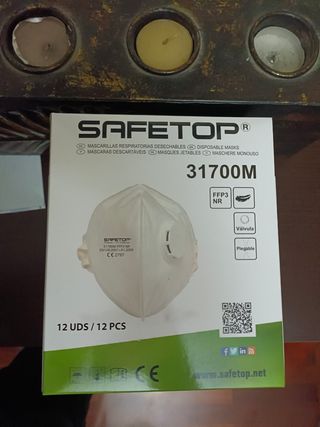 Caja de 12 mascarillas marca safetop.