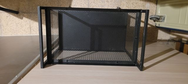 Cesta metálica negra