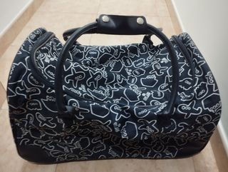 Maleta de viaje con estampado