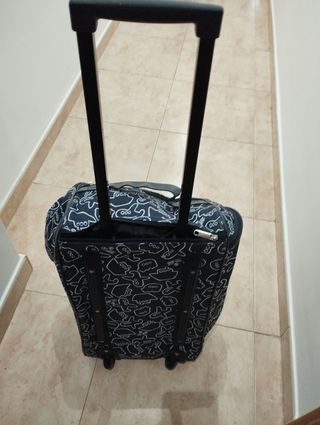 Maleta de viaje con estampado