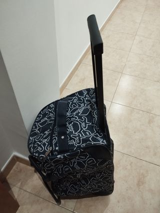 Maleta de viaje con estampado