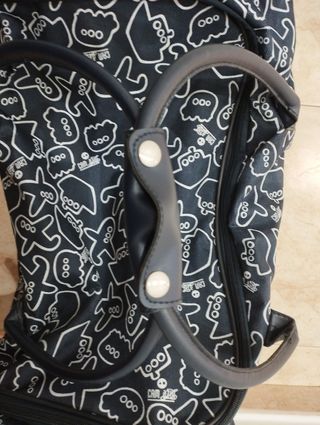 Maleta de viaje con estampado