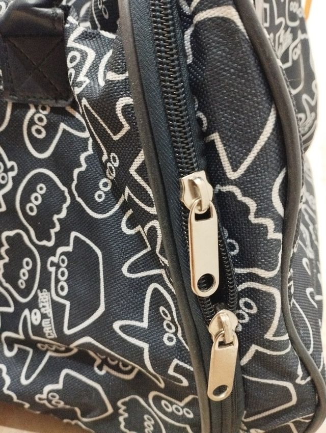 Maleta de viaje con estampado