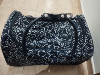 Maleta de viaje con estampado