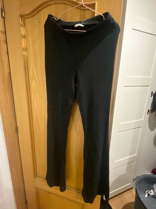 Pantalón negro flare