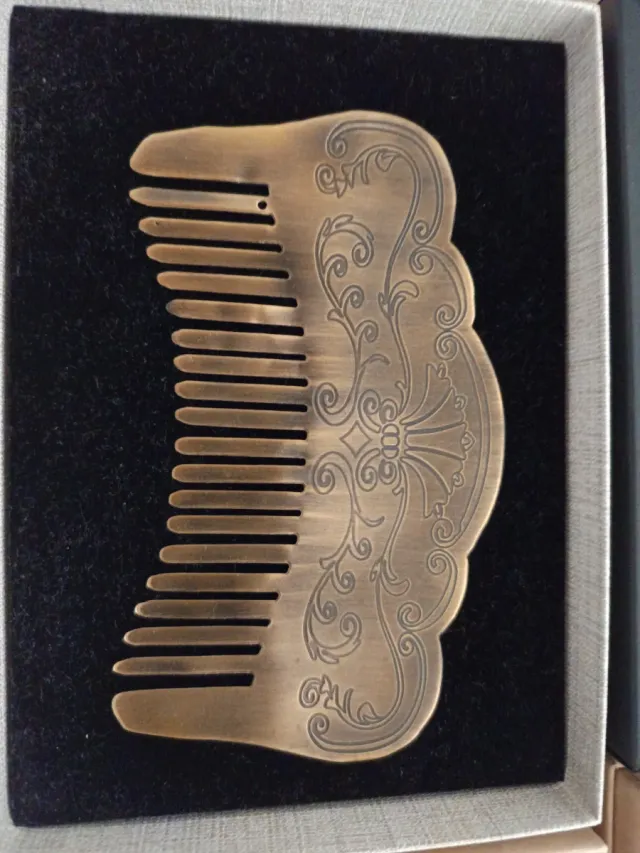 Peinetas Reina y Huertana con Tara