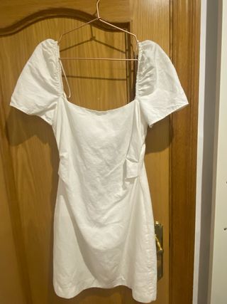 Vestido blanco manga abullonada