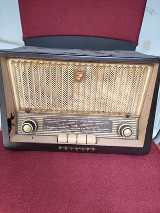 Radio Philips Marrón y Beige