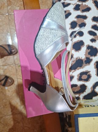Zapatos de salón plateados para baile