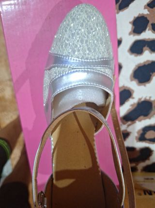 Zapatos de salón plateados para baile