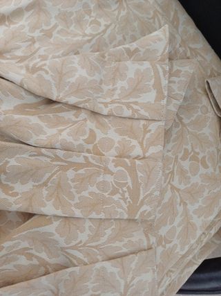 Cortinas de tapicería forradas beige y oro
