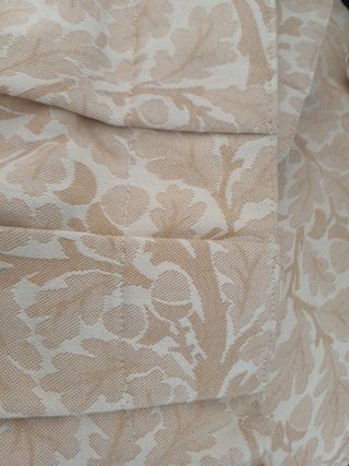 Cortinas de tapicería forradas beige y oro