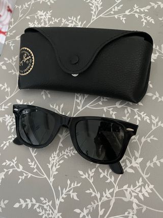 Gafas de sol Ray-Ban Wayfarer Negras
talla 50 