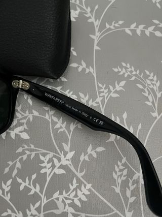 Gafas de sol Ray-Ban Wayfarer Negras
talla 50 